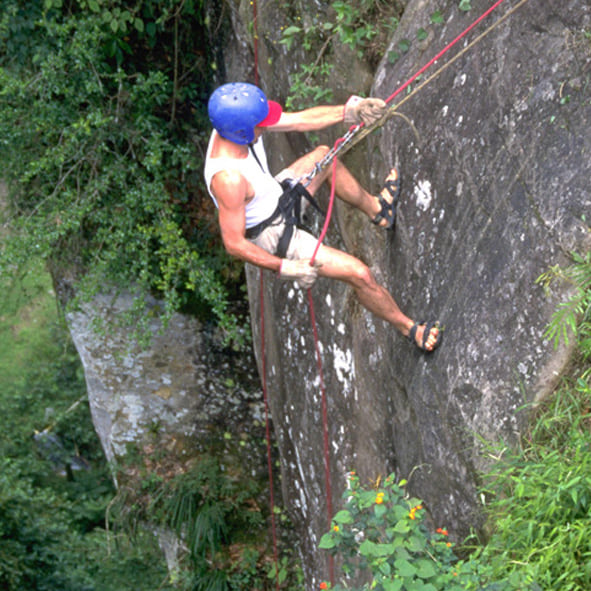 Practicar rappel – COSTA DE OAXACA, AVENTURA Y ECOTURISMO